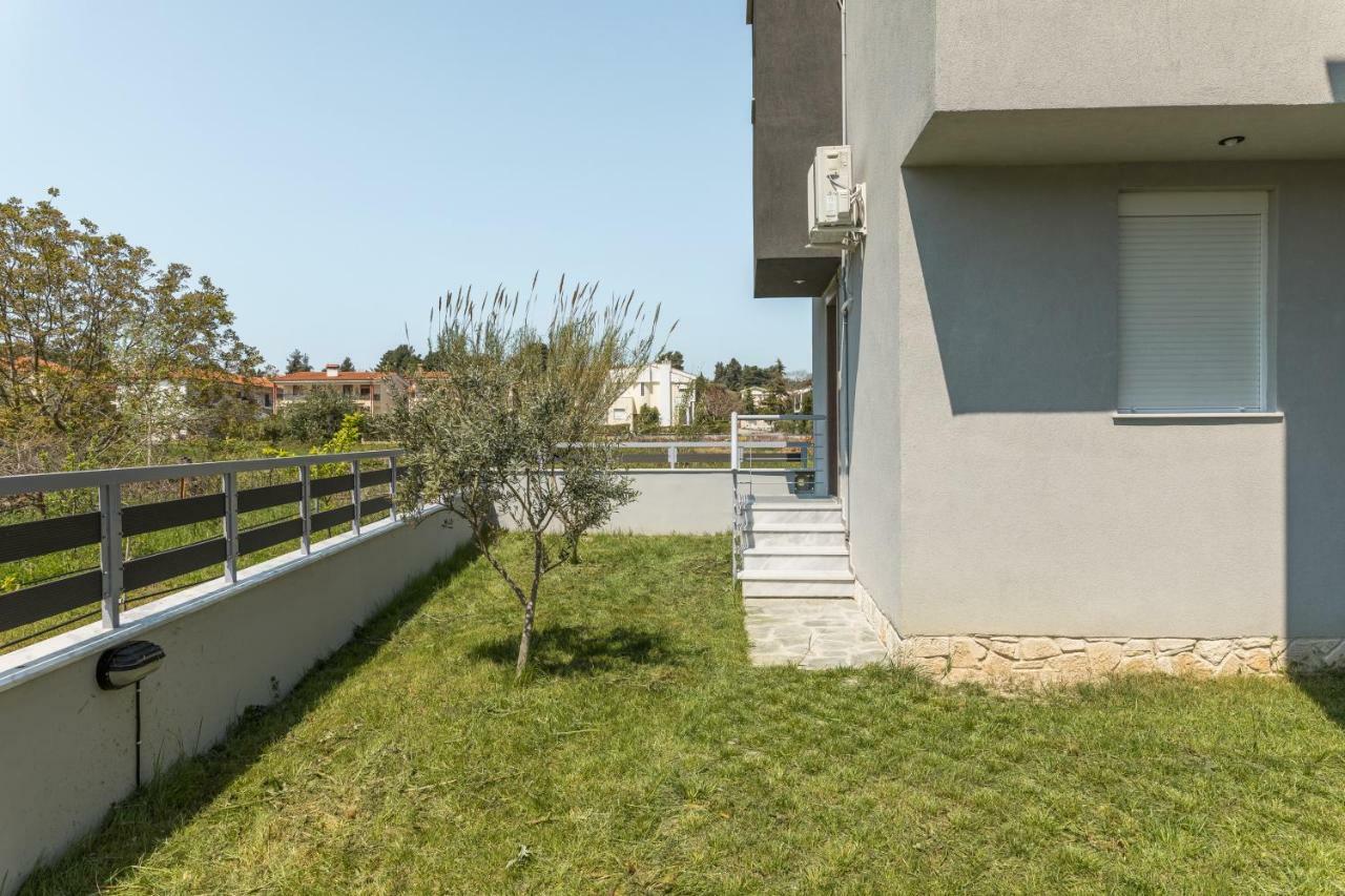 V Luxury Apartments Сиври Экстерьер фото