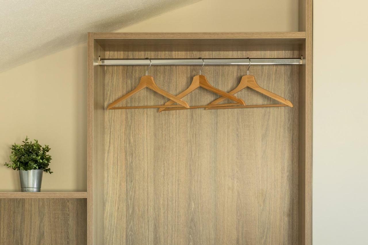 V Luxury Apartments Сиври Номер фото